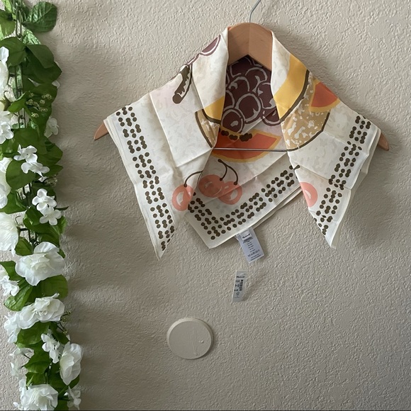 Madewell 100% Silk Beige Fruit Square Bandana Scarf - Picture 5 of 10